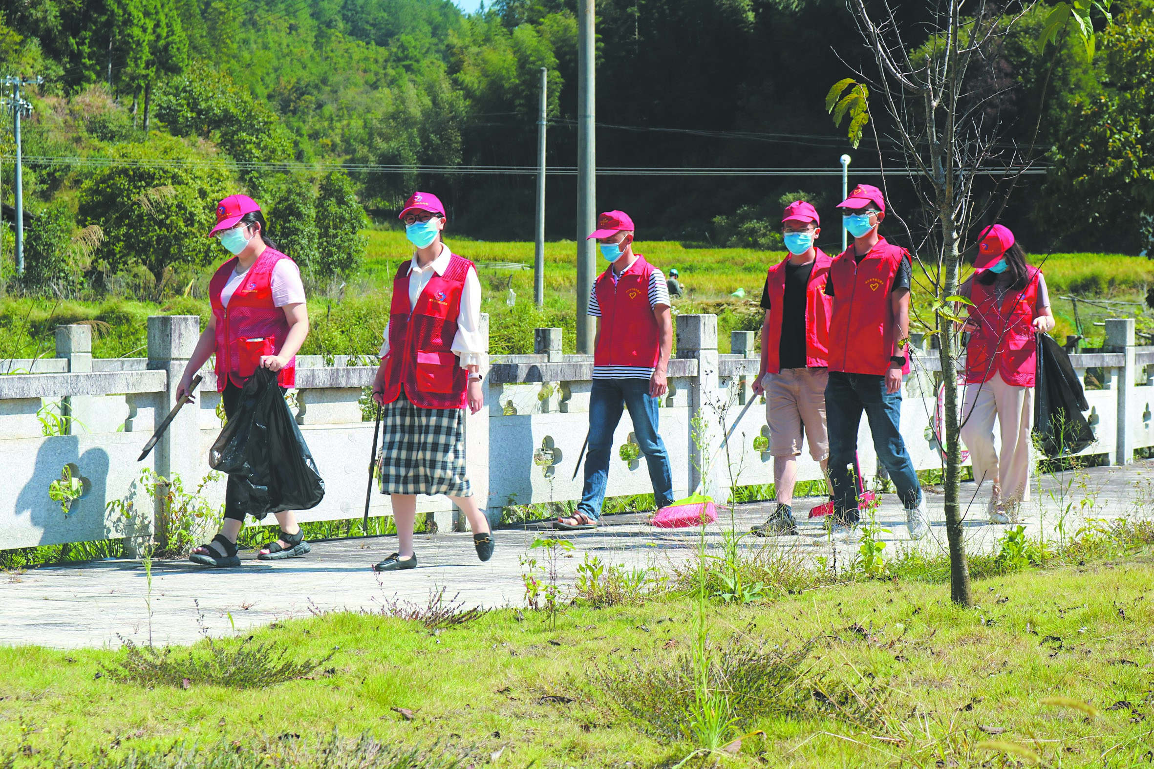 志愿服务暖人心.JPG