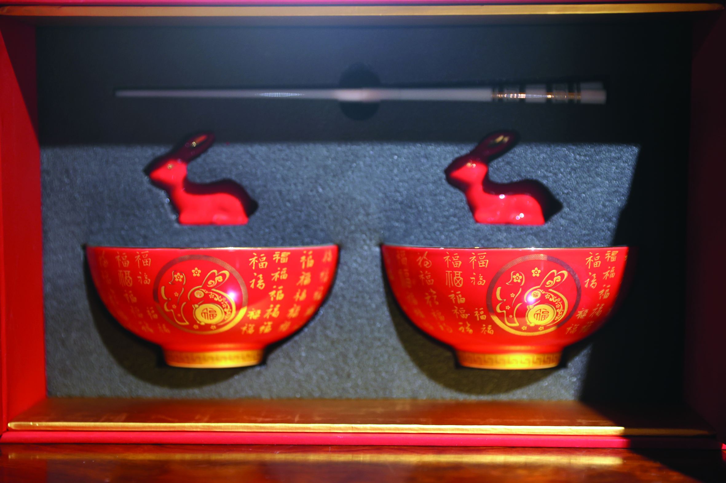 兔元素与福文化结合的餐具（陈小阳  摄）.JPG