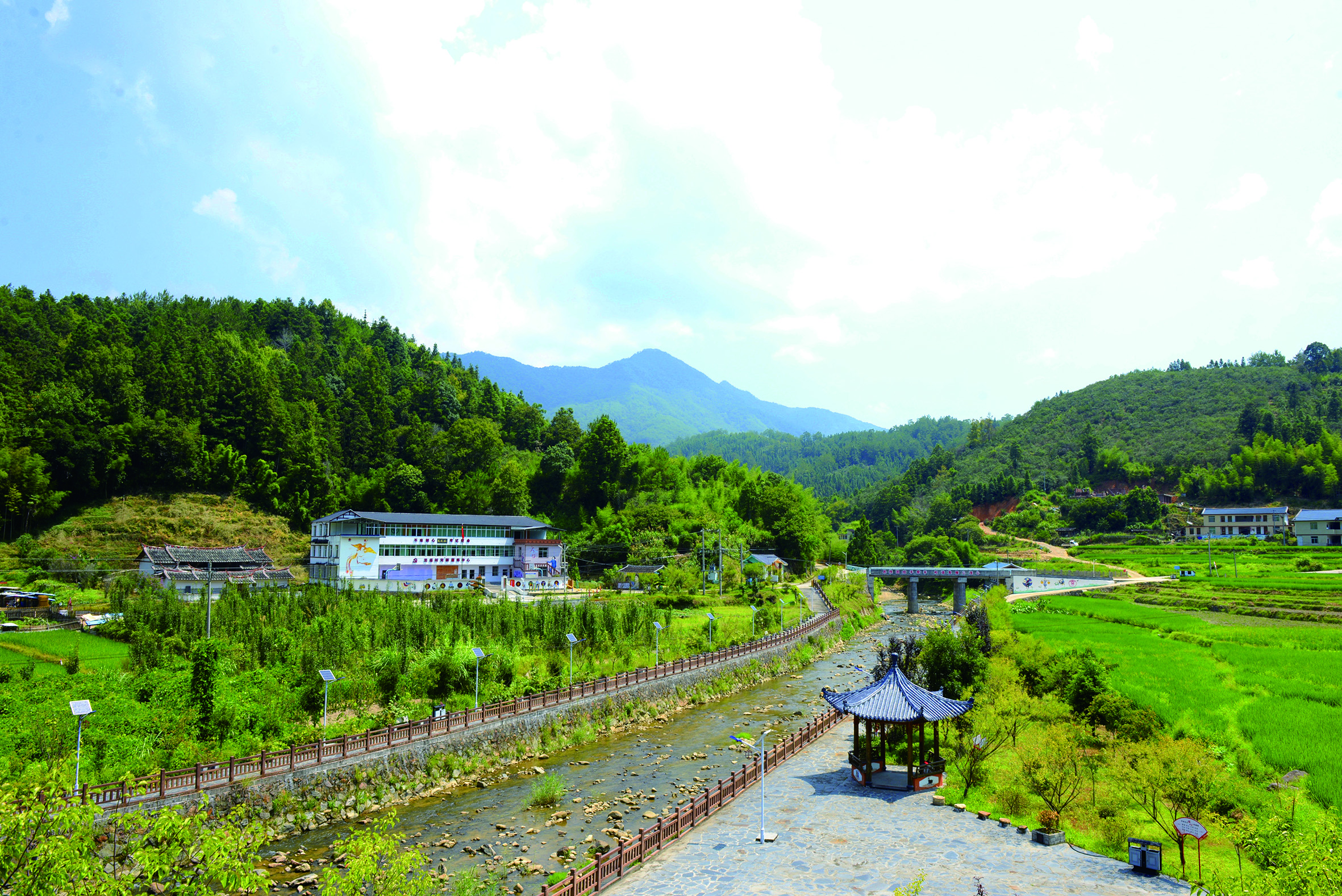 龙塔畲族村的华丽嬗变.jpg
